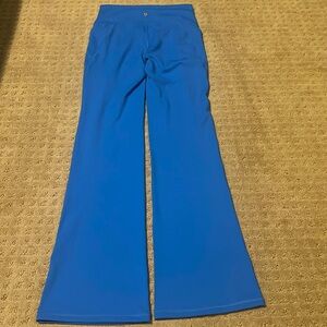 Lilly Pulitzer Luxletic UPF 50+ Carpe Vita Flare Blue Tang Leggings size Medium